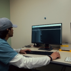 person using computer in Edge Lab